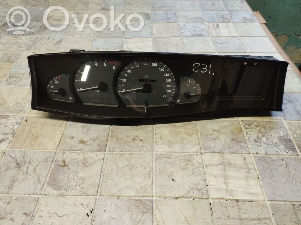 Opel Omega B2 Speedometer (instrument cluster) 