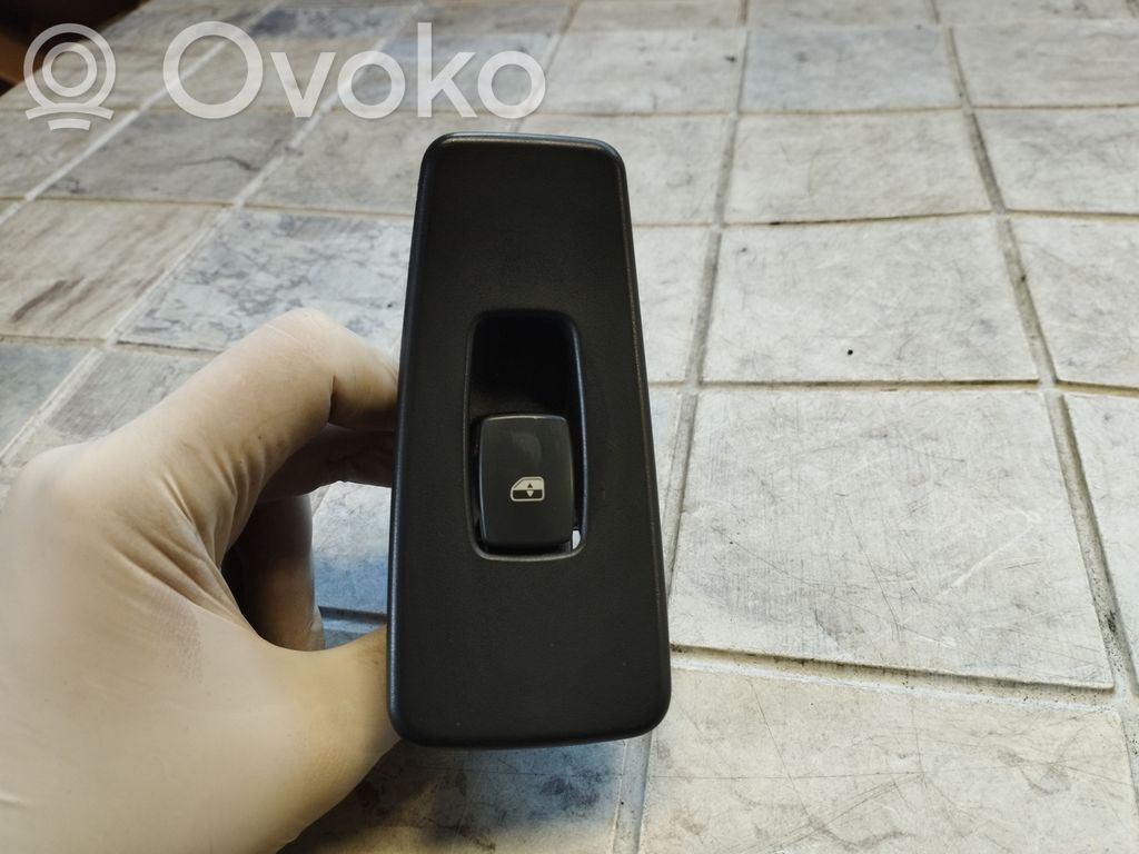 Chrysler Pacifica Electric window control switch 