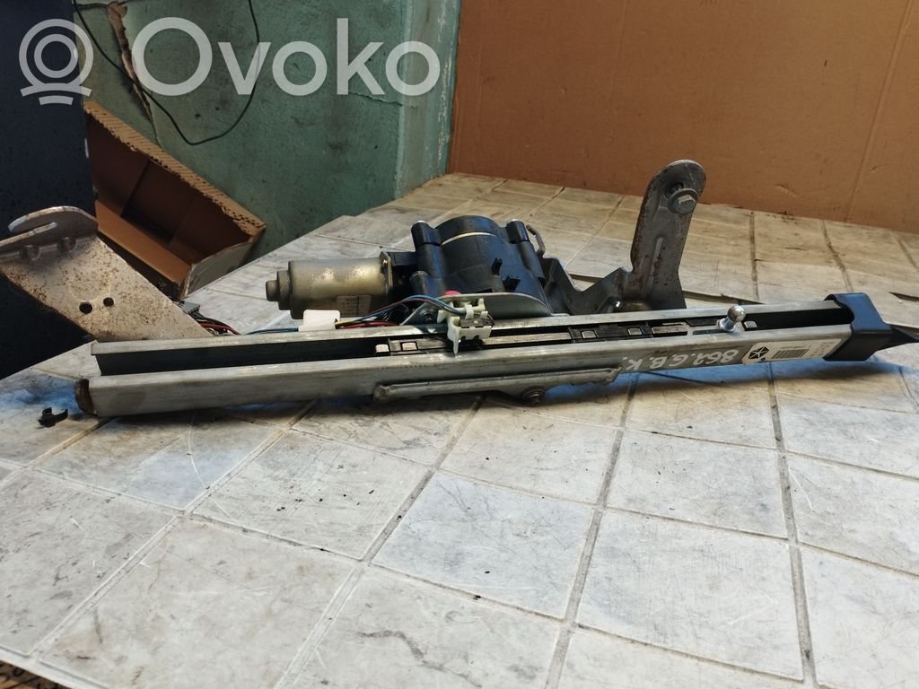 Chrysler Pacifica Tailgate/trunk/boot lift motor 
