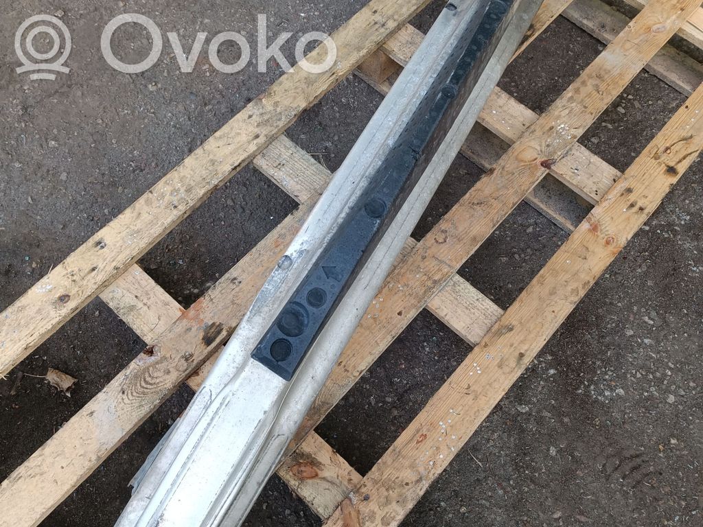 Chrysler Pacifica Priekšpusē bampera sija / balka 