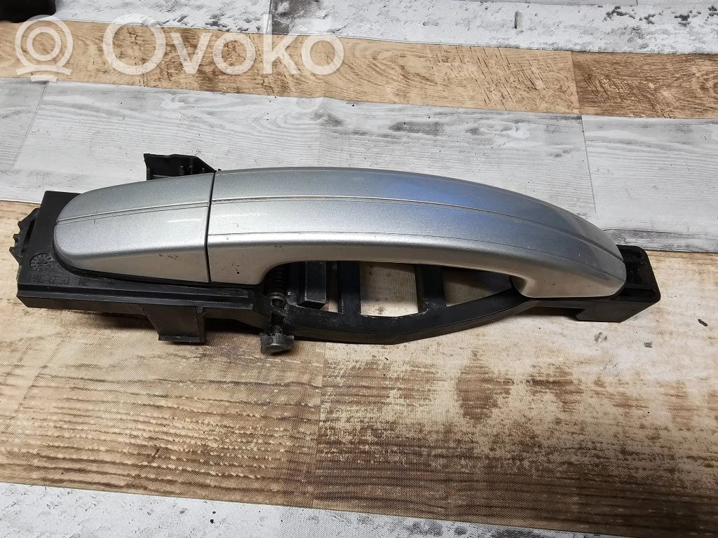 Ford C-MAX I Manecilla externa puerta delantera 