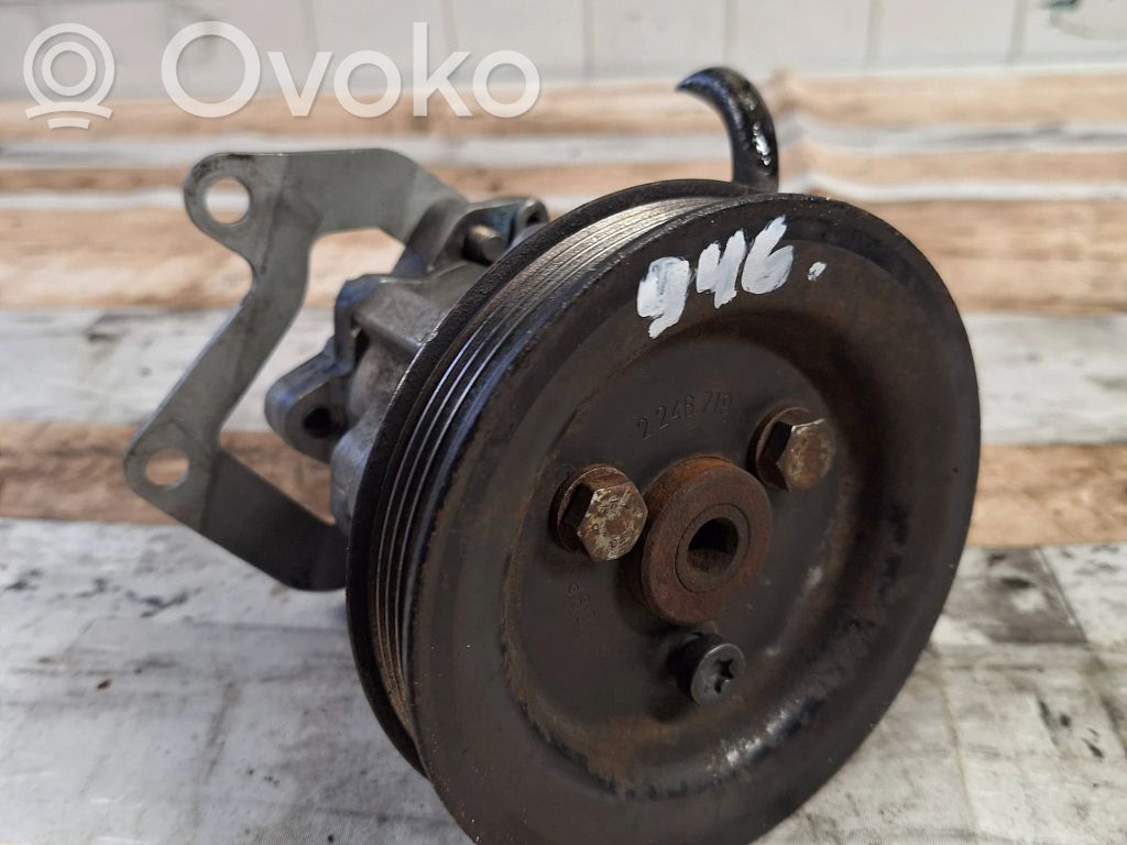 BMW 5 E39 Power steering pump 