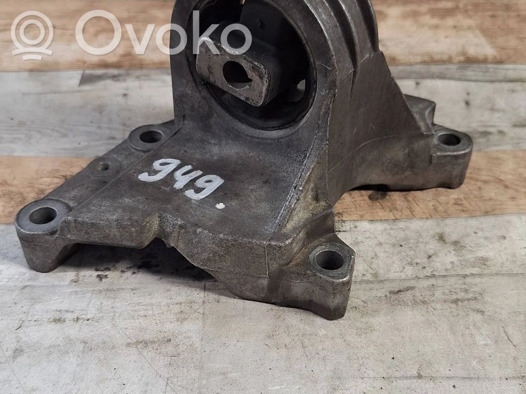 Engine mount bracket   8671633