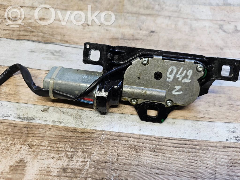 Tailgate window lock/catch/latch   489051060,US712993102