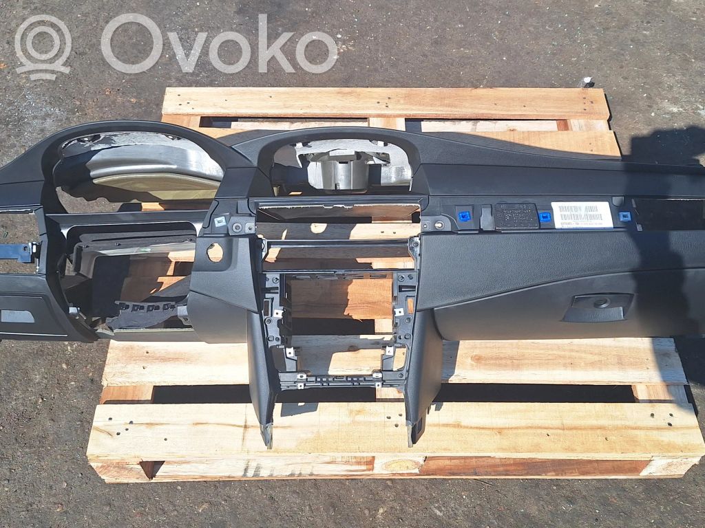 BMW 5 E60 E61 Panelė 
