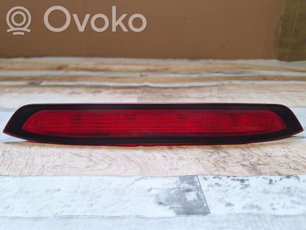 Toyota Corolla Verso E121 Trzecie światło stop 