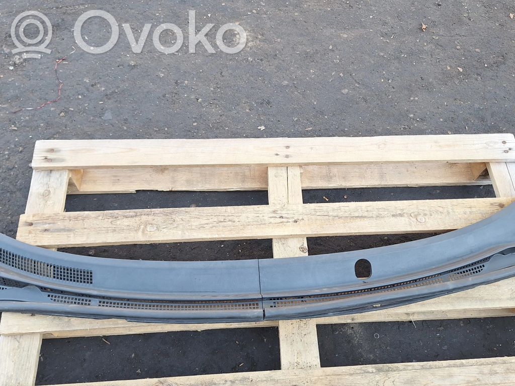 Mazda 2 Valytuvų apdaila (-os) 