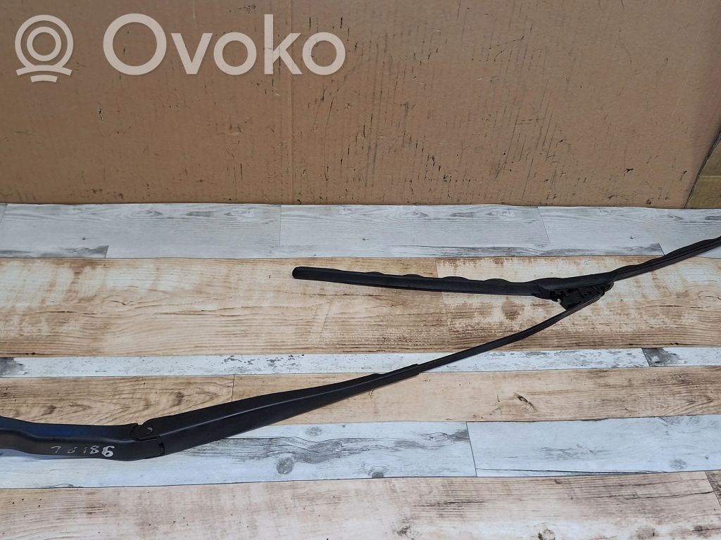 Opel Meriva A Priekinio stiklo valytuvų kojelė 