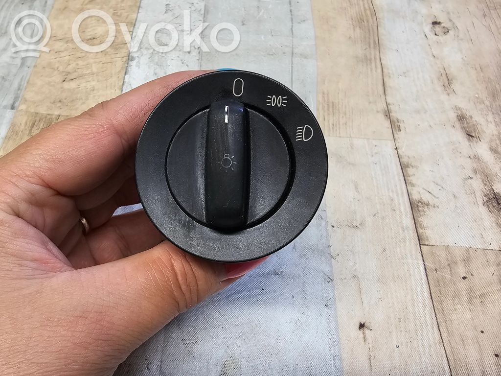 Light switch   530893,549391011
