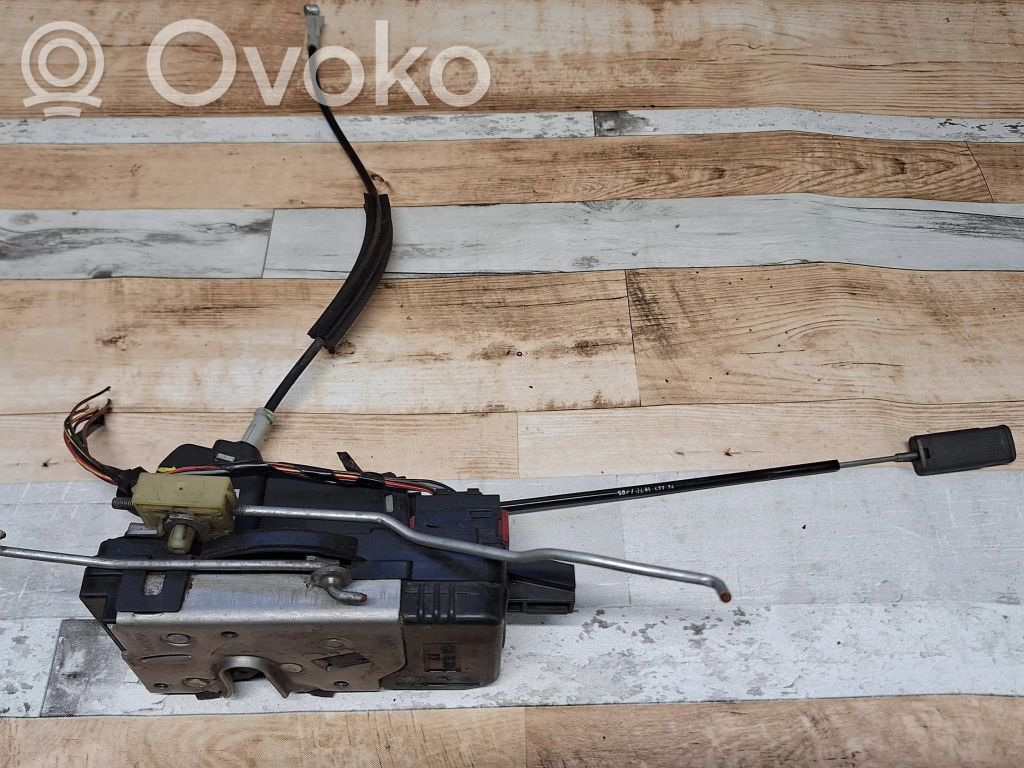 Opel Vectra C Priekšpusē slēdzene 