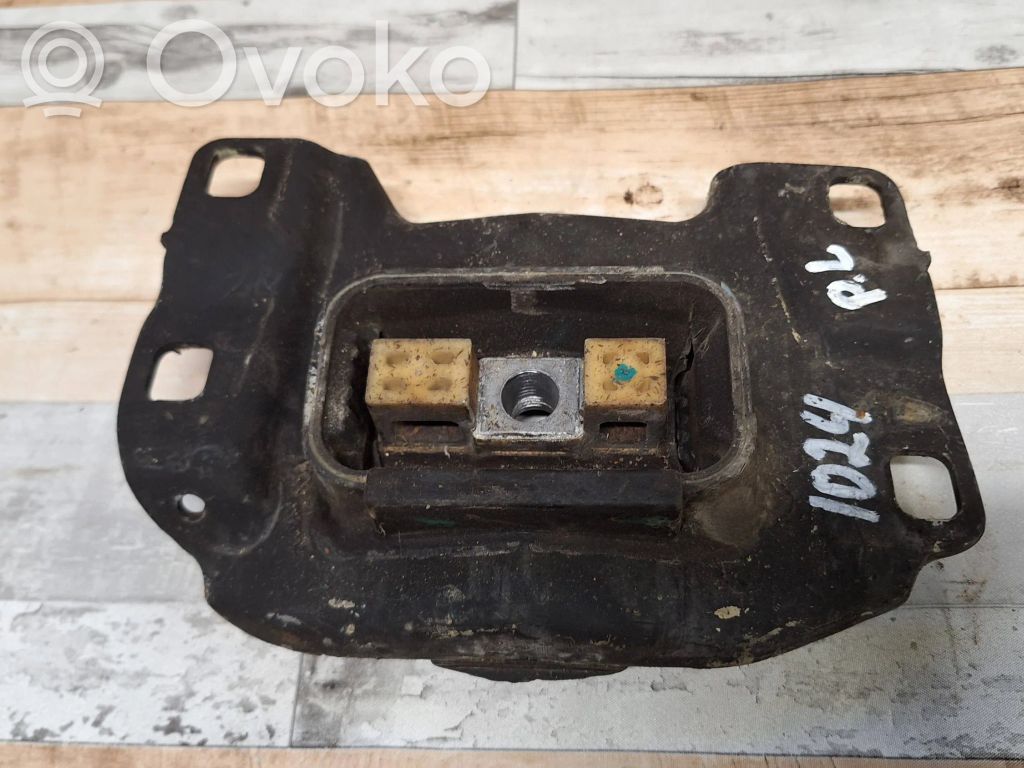 Ford Focus Engine mount bracket 