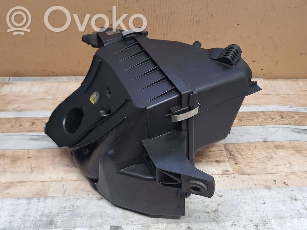 Audi A6 S6 C5 4B Air filter box 