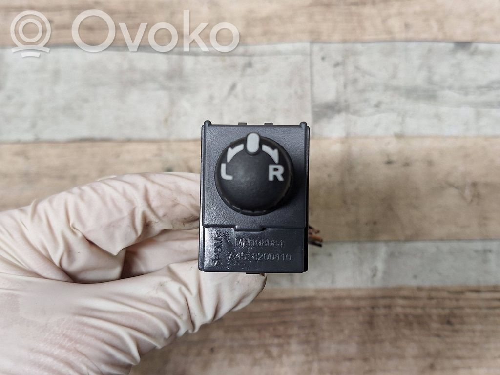 Mitsubishi Colt Wing mirror switch 