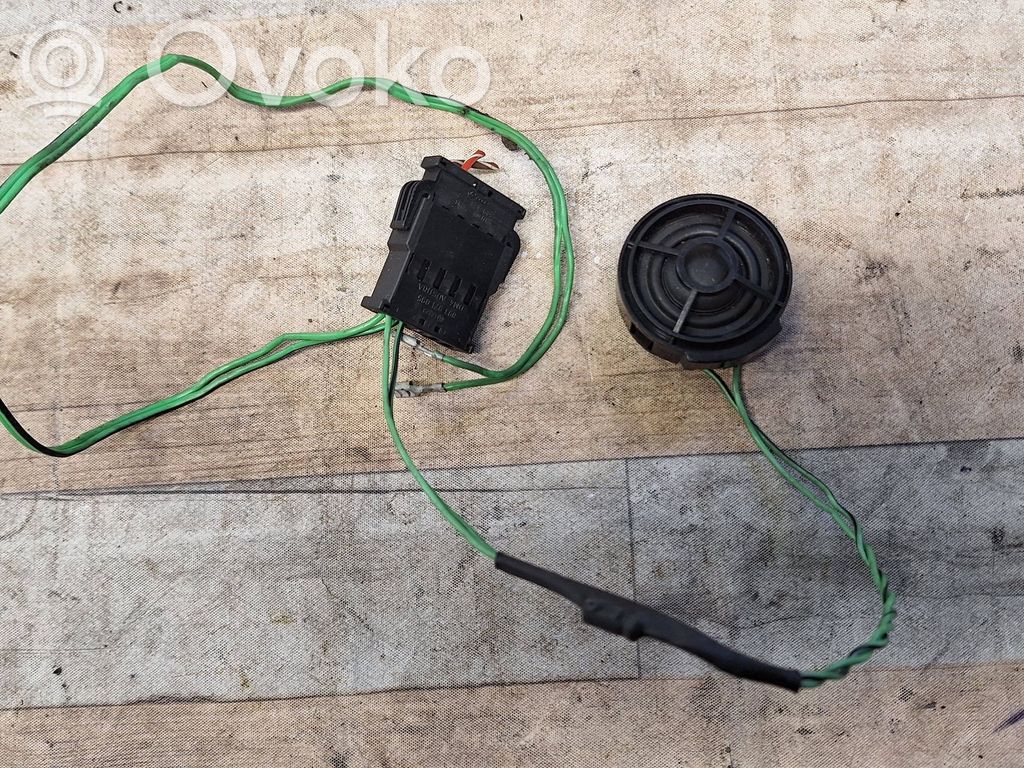 Audi A3 S3 8L Front door speaker 