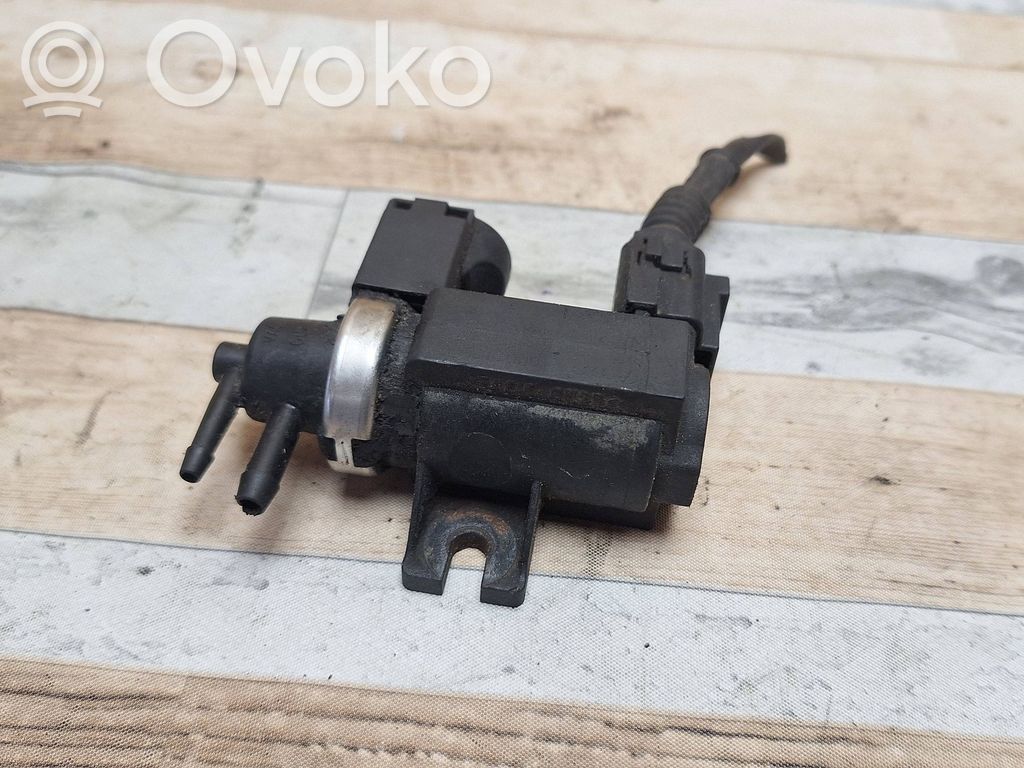 Audi A6 S6 C5 4B Solenoidinis vožtuvas 