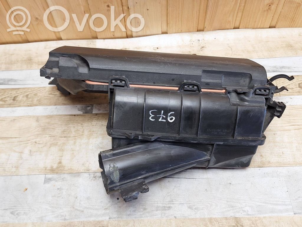 Mazda 2 Air filter box 