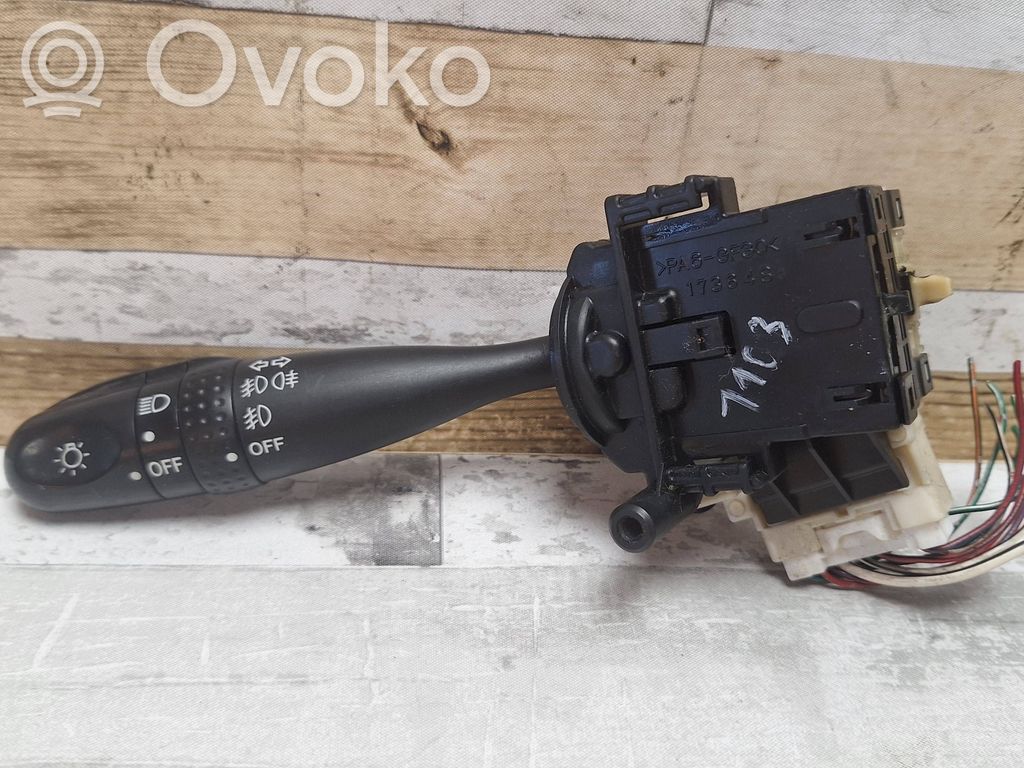 Toyota Corolla Verso E121 Posūkių/ šviesų rankenėlė 