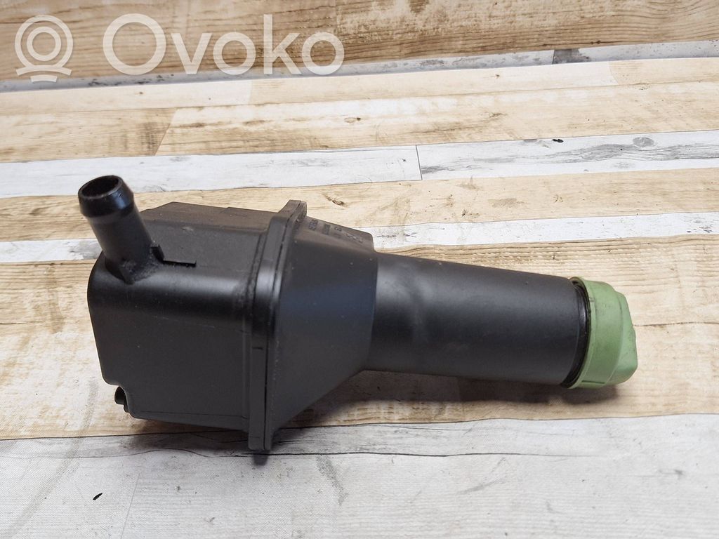 Ohjaustehostimen nestesäiliö   7M0422372A,95VW3E773AB
