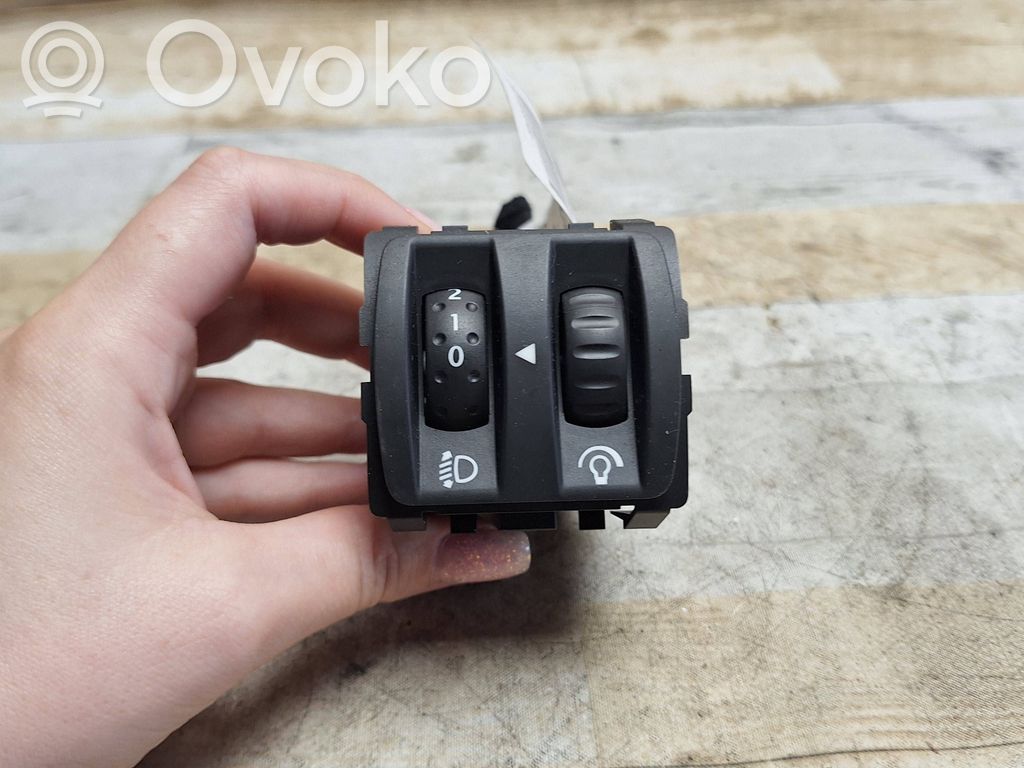 Renault Twingo II Headlight level height control switch 