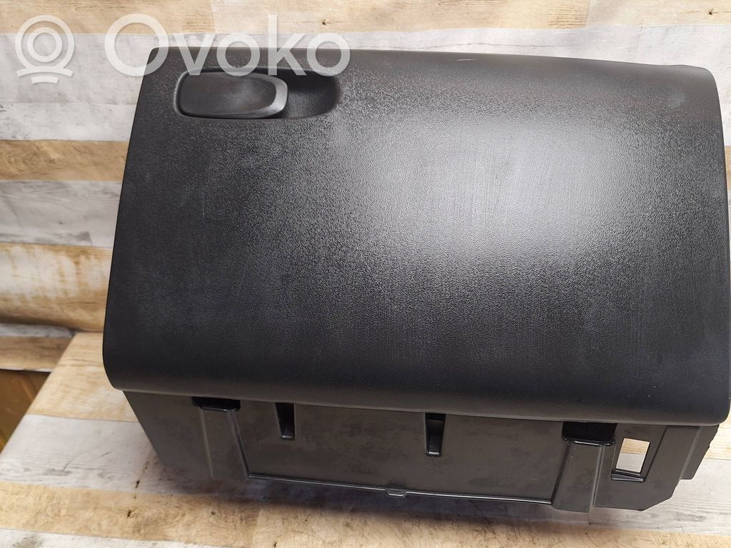 Volvo V40 Daiktadėžė 