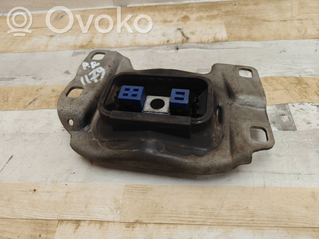 Ford Focus Engine mount bracket 