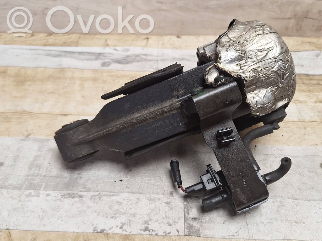 Citroen C5 Engine mount bracket 