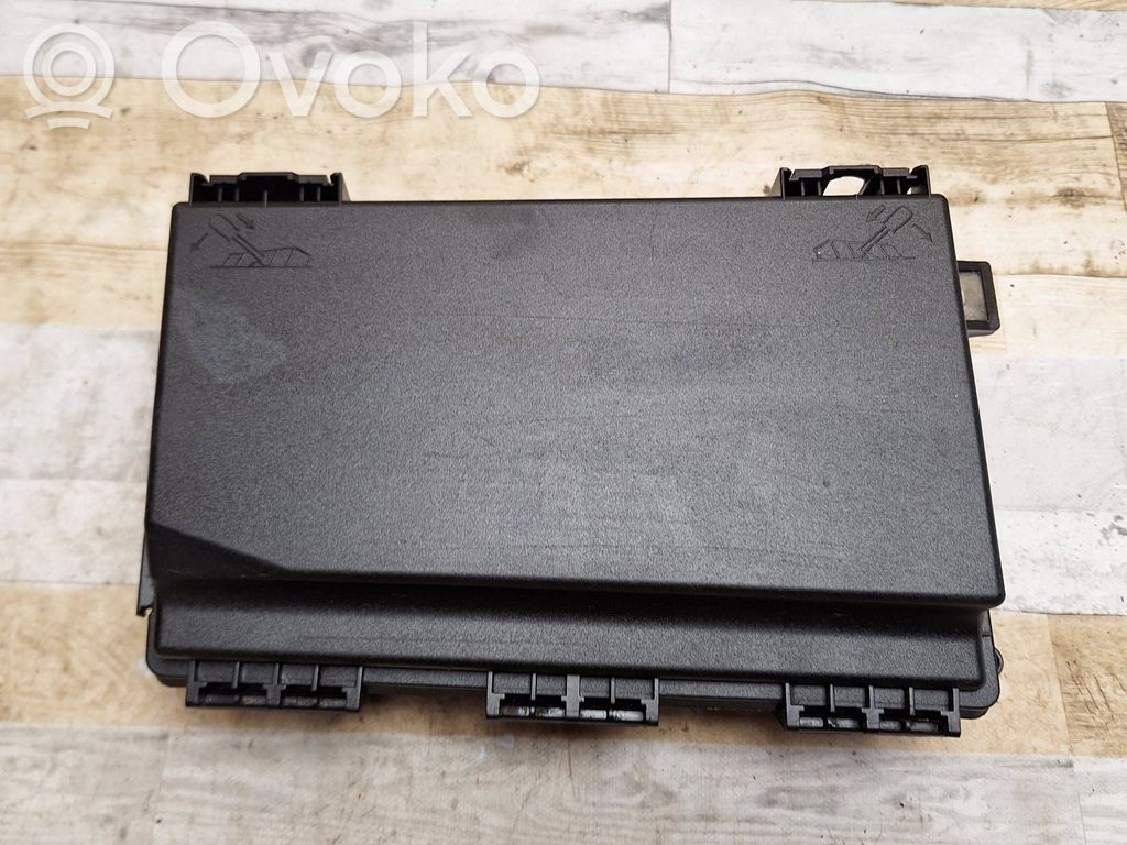 Opel Astra H Módulo de fusible 