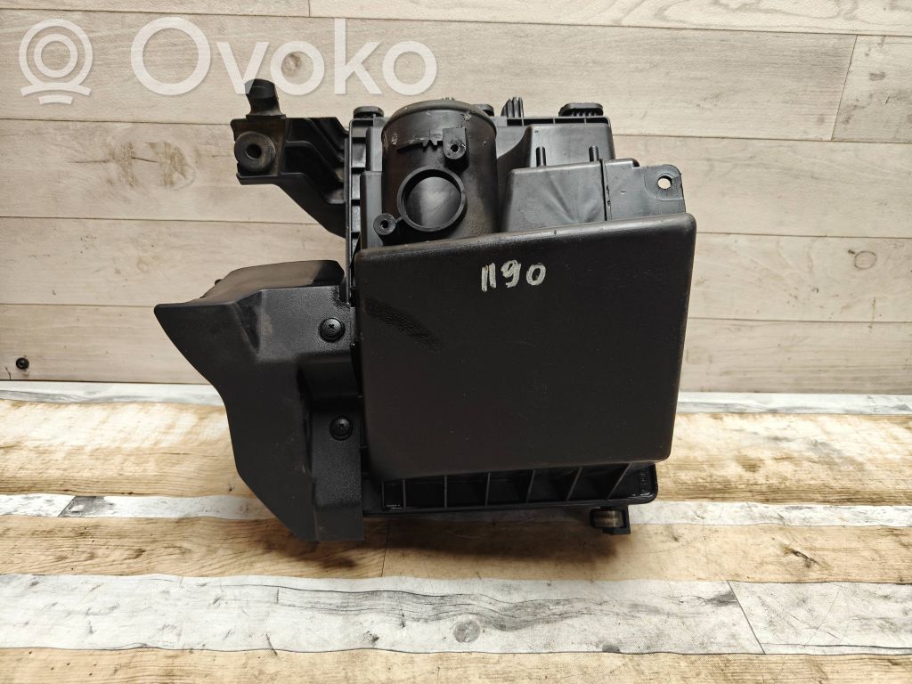 Mazda 5 Air filter box 