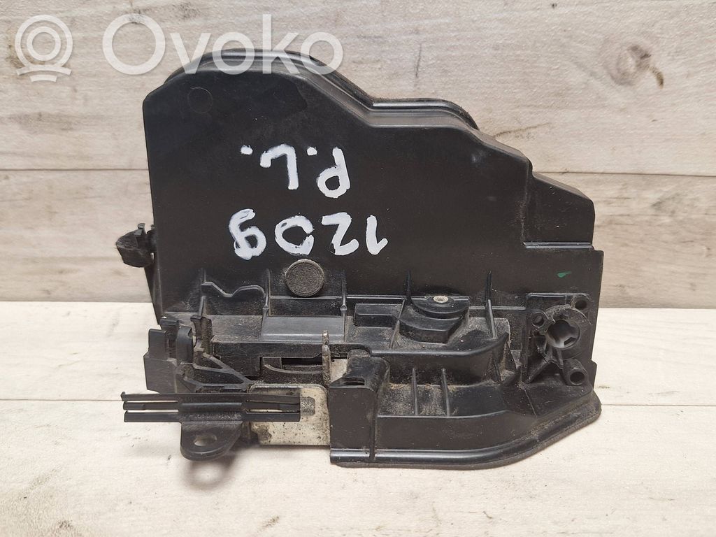 BMW 1 E81 E87 Front door lock 