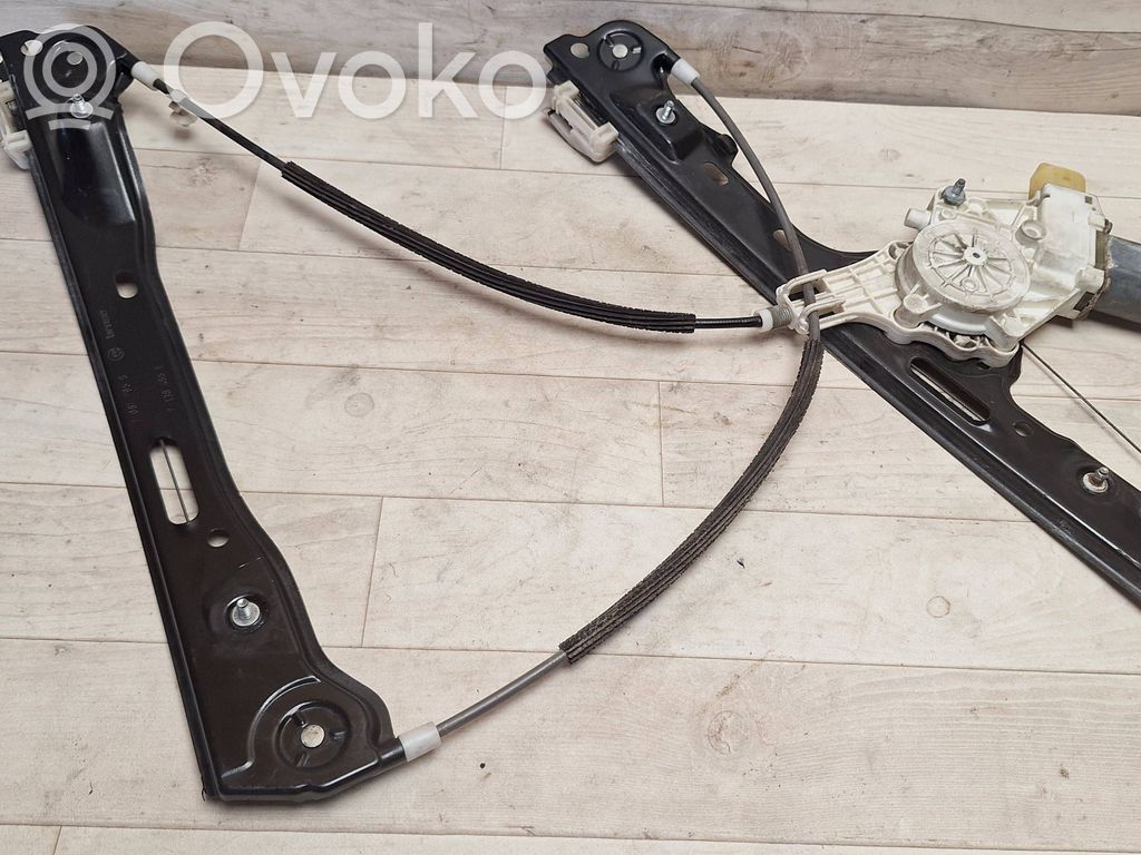 BMW 1 E81 E87 Front door window regulator with motor 