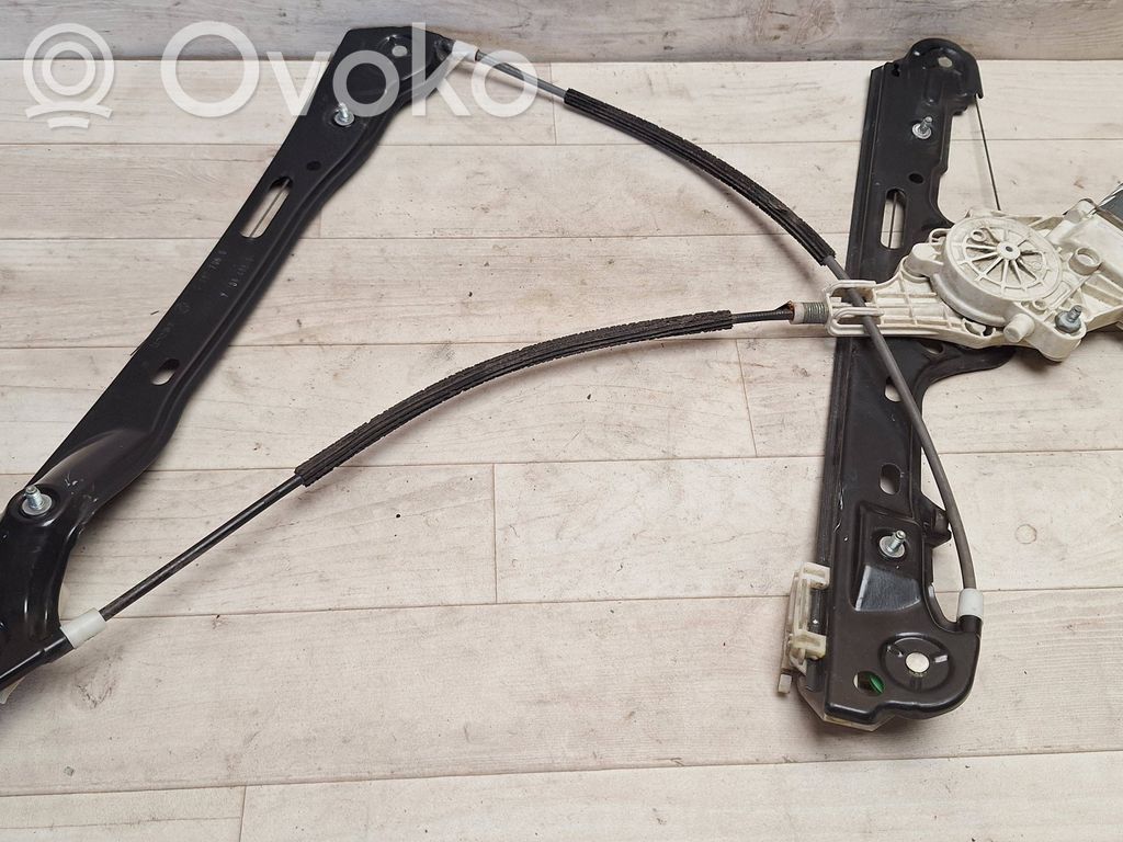 BMW 1 E81 E87 Front door window regulator with motor 