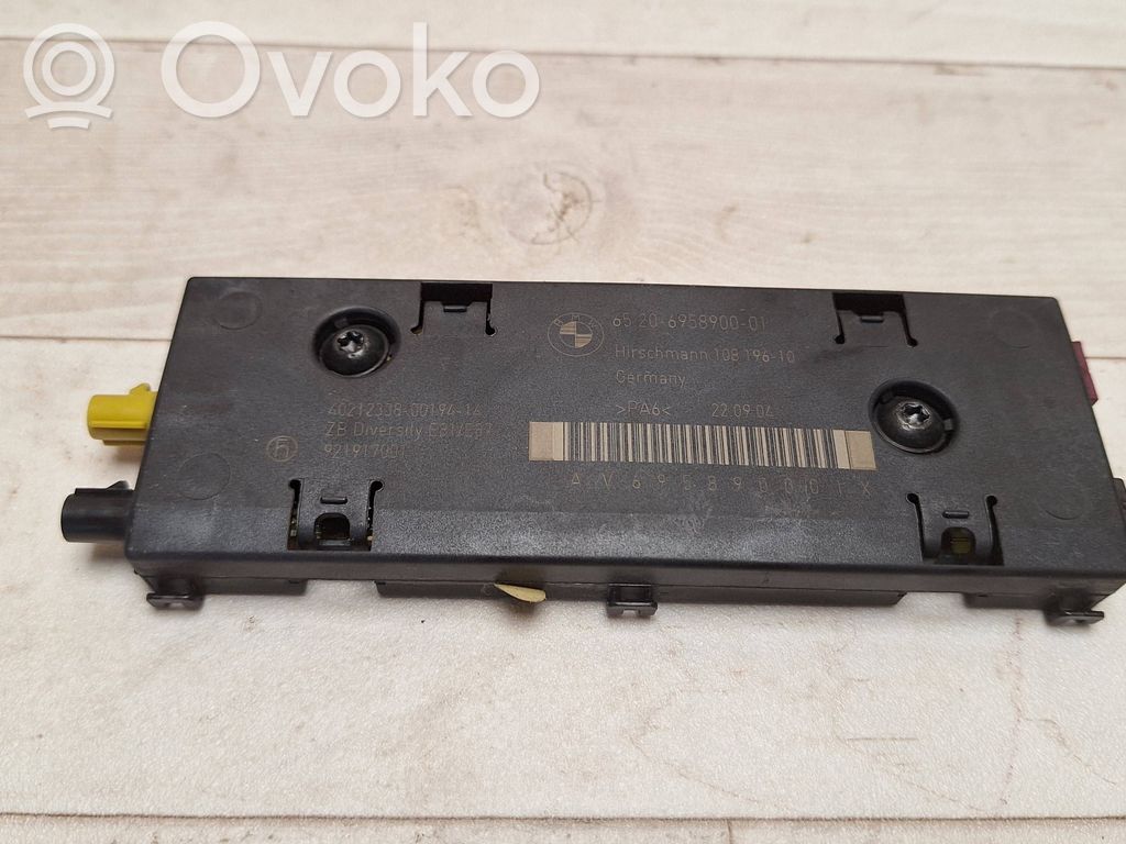 BMW 1 E81 E87 Antenos stiprintuvas 