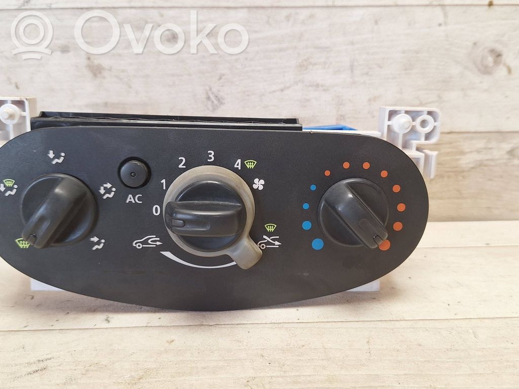 Dacia Sandero Climate control unit 