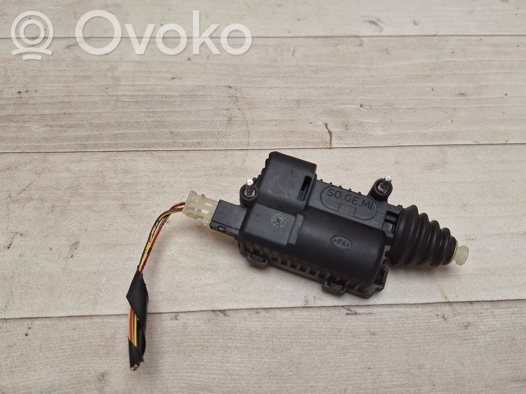 Opel Corsa D Central locking motor 