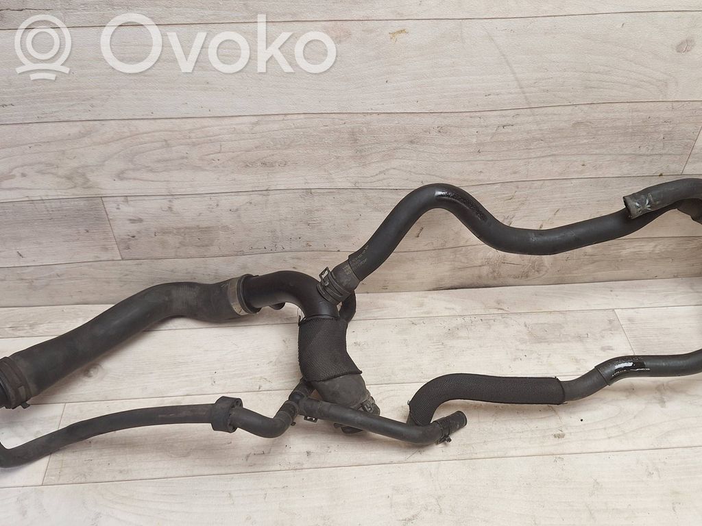 Volkswagen PASSAT B6 Tubo flessibile del liquido di raffreddamento del motore 