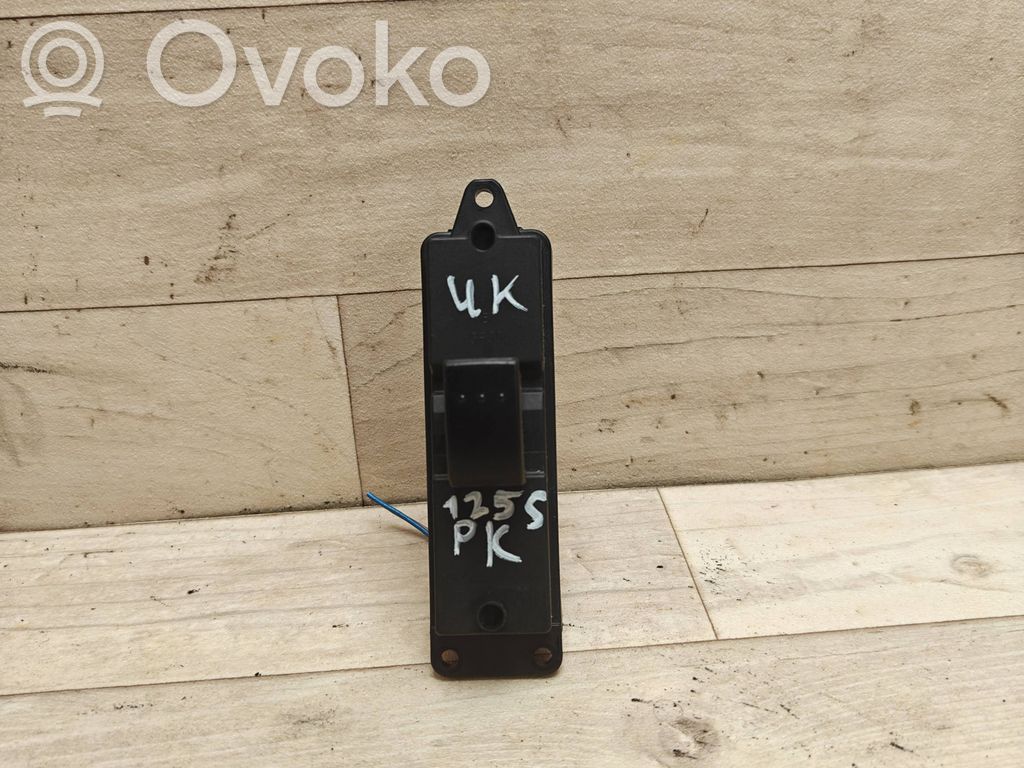 Mazda 3 II Electric window control switch 