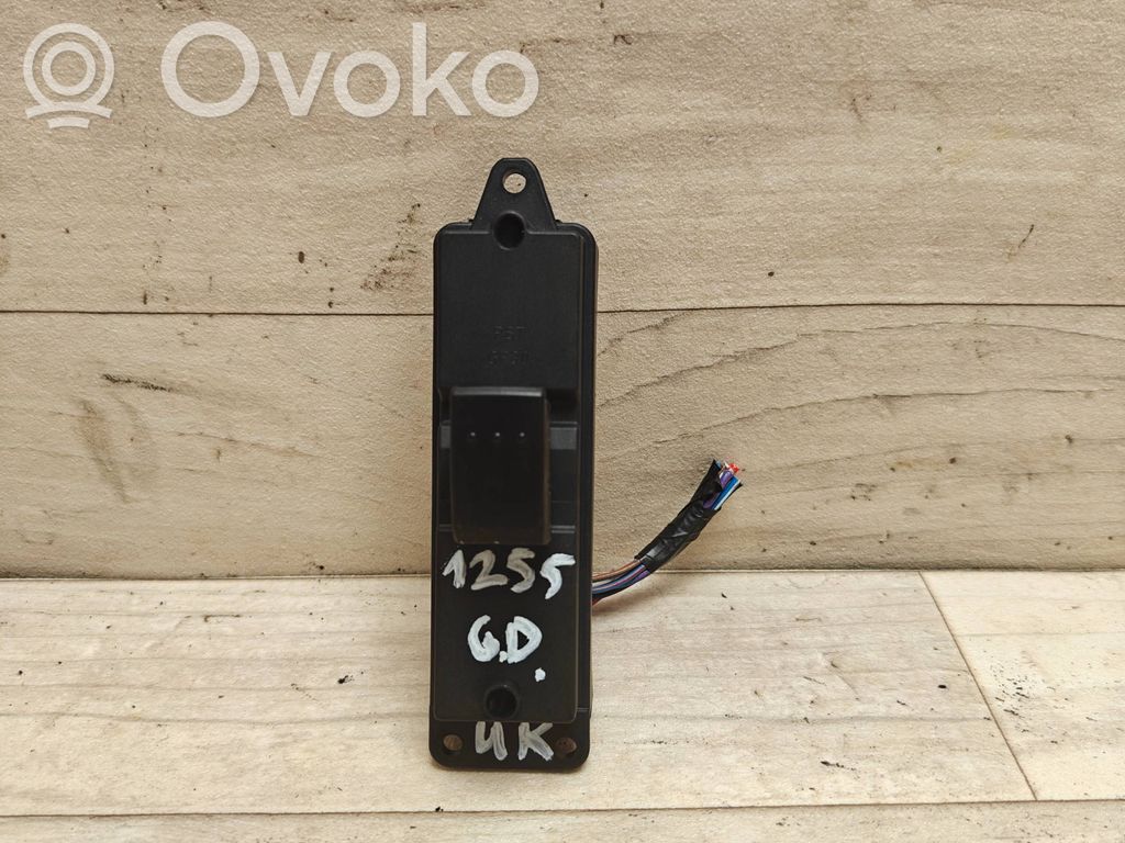 Mazda 3 II Electric window control switch 