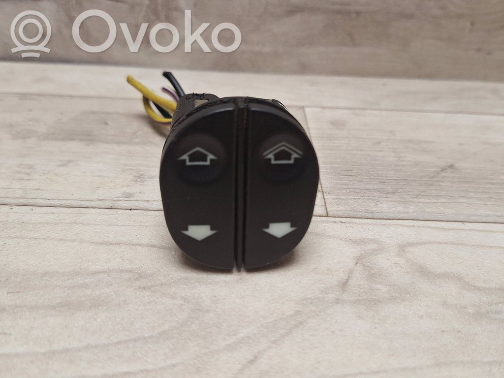 Ford Fiesta Przyciski szyb 