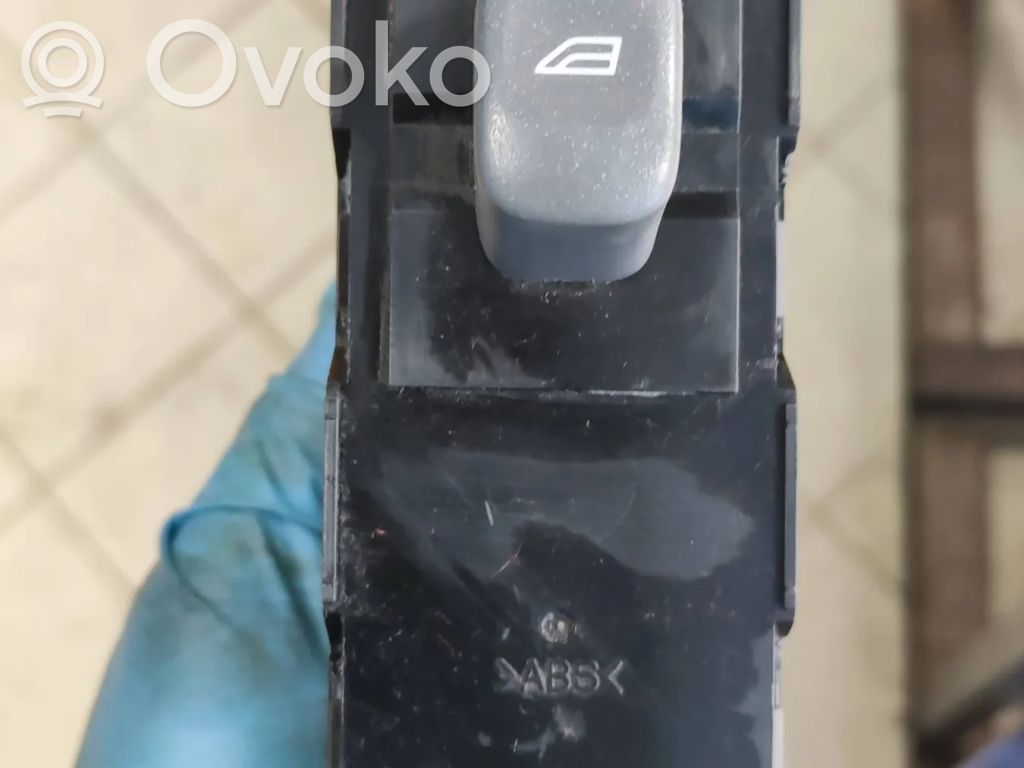 Electric window control switch   9452961,00W40E,M0P40800218