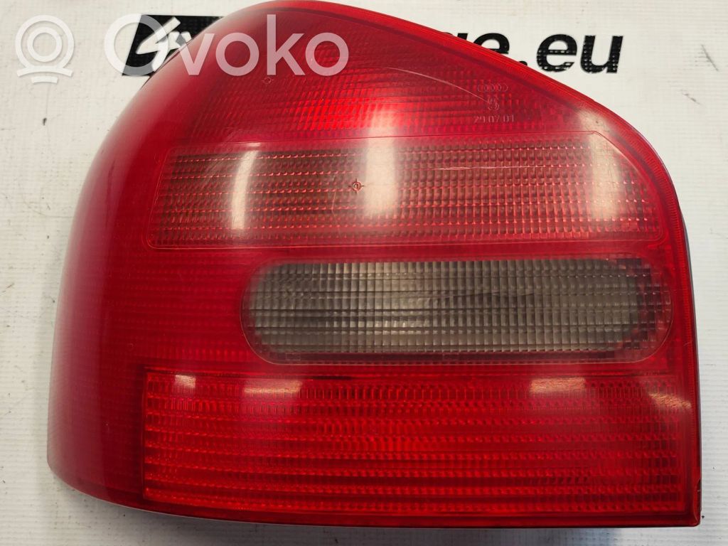 Lampa tylna   8E0945095A