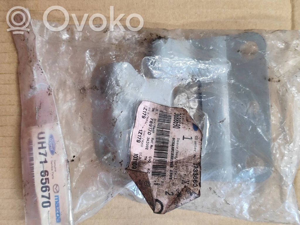 Mazda B2000 - B2200 Set di cerniere portiera anteriore 