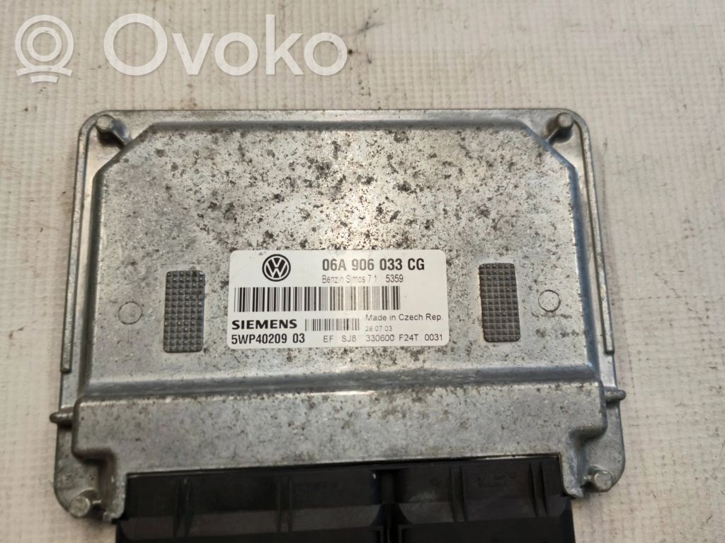 Volkswagen Touran I Engine control unit/module 