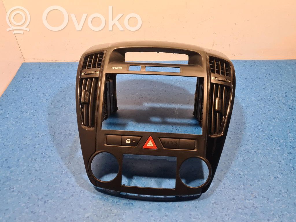 KIA Ceed Tailgate/trunk/boot open switch 