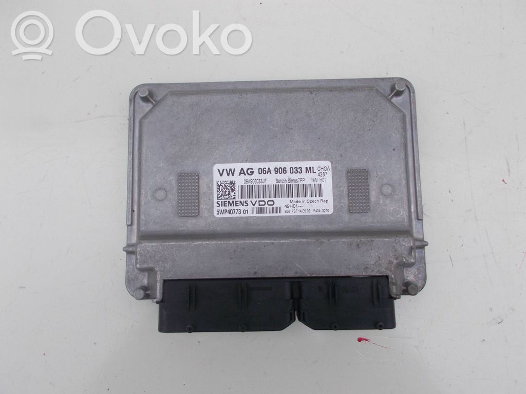 Volkswagen Golf VI Engine control unit/module 