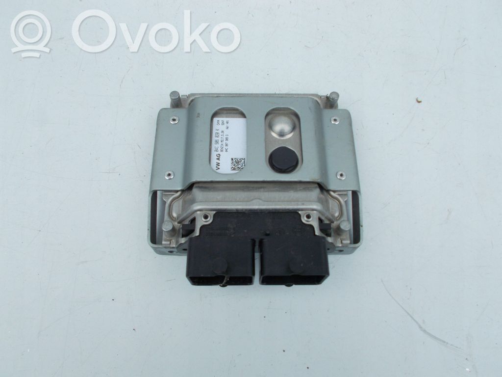 Volkswagen Golf VII Engine control unit/module 