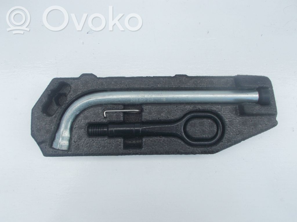Volkswagen Caddy Tool set 