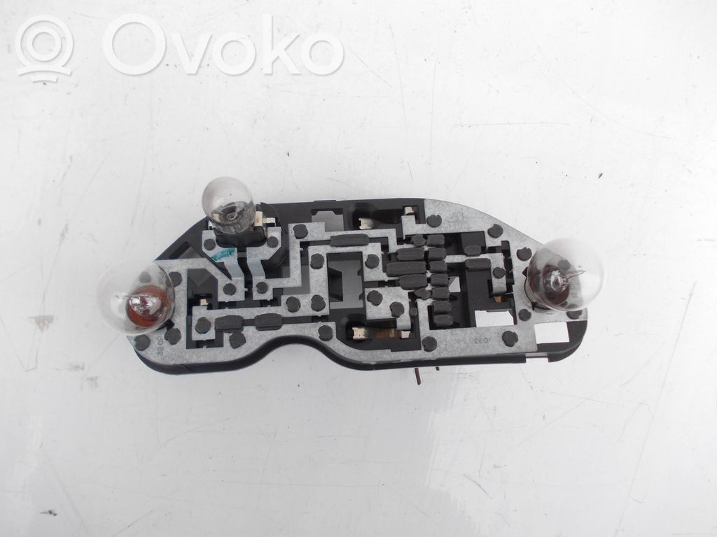 BMW X5 E70 Takavalon polttimon suojan pidike 