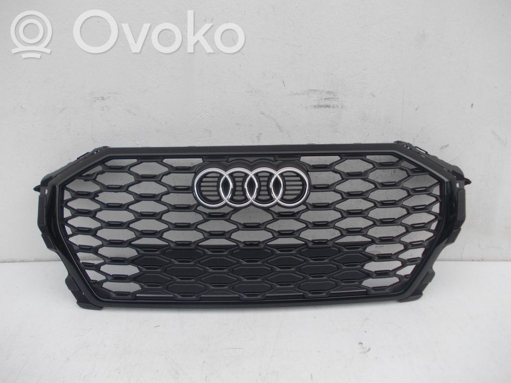 Audi Q3 F3 Griglia superiore del radiatore paraurti anteriore 