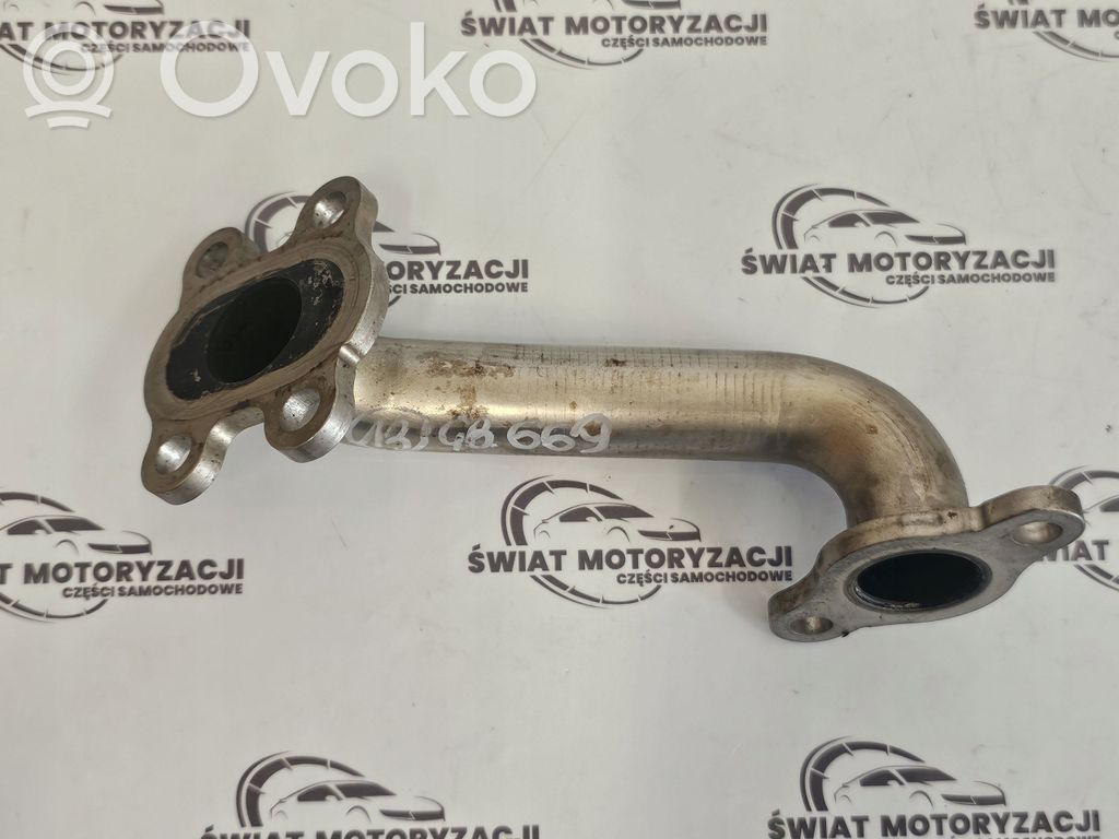 Toyota Avensis T270 Caurulīte (-es) / šļūtene (-es) 