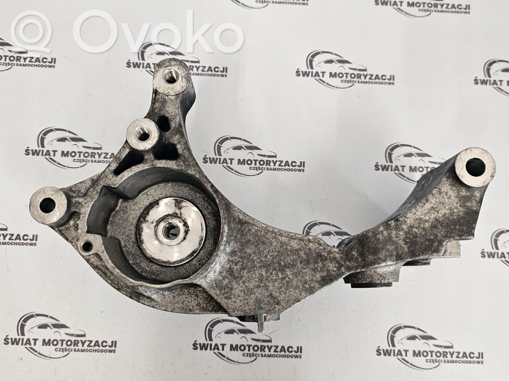 Opel Astra J Generatoriaus kronšteinas 